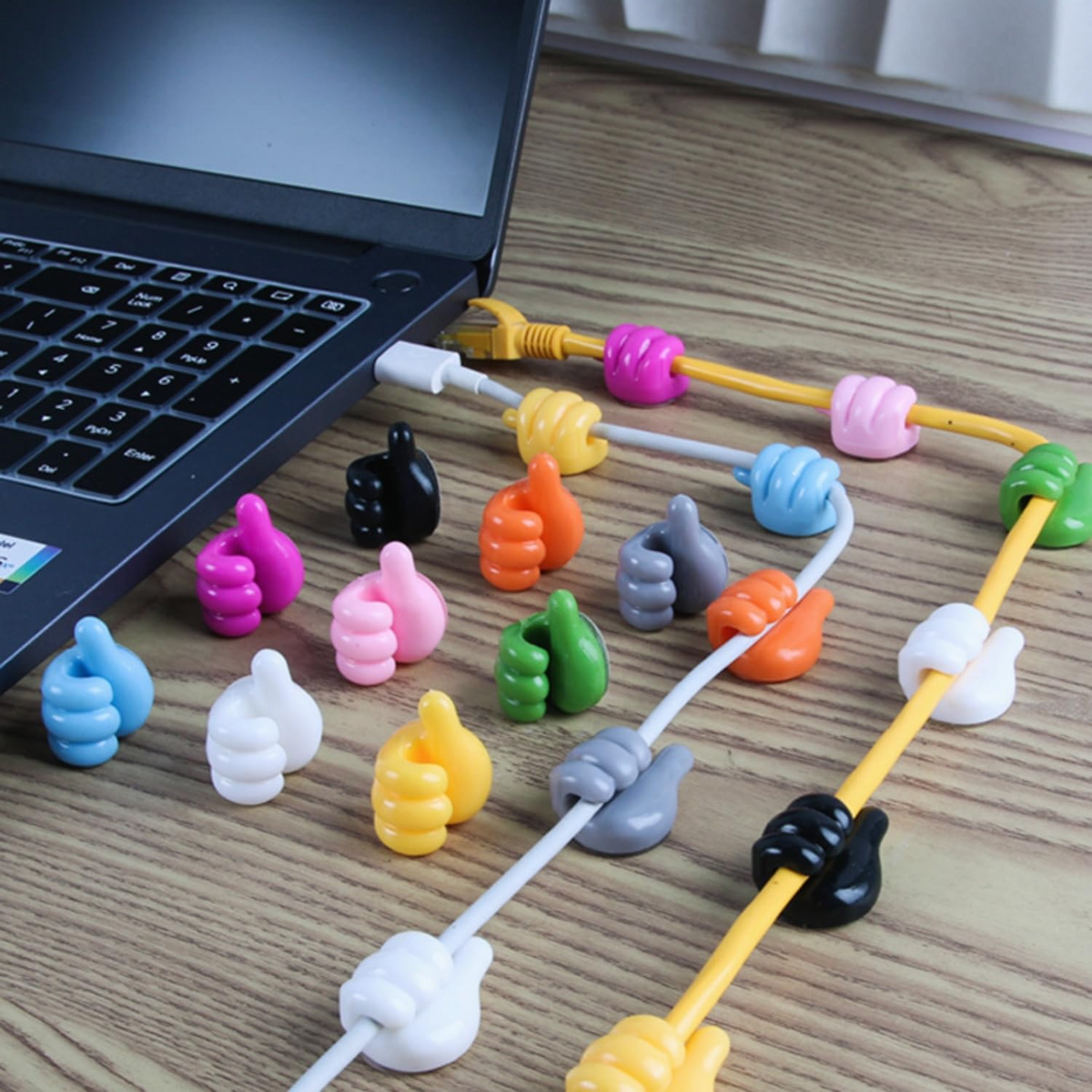 GlideHold® StickyGrips 1+1 GRATIS: Mångsidig Kabelhantering Vägg Organiserare Sticky Grips
