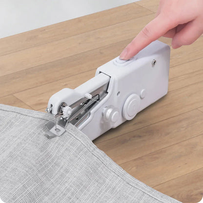 Globetrek° SewingMachine: Handhållen Kompakt Bärbar Mini Symaskin